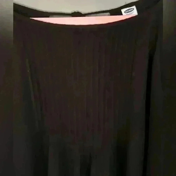 Old Navy Cold Shoulder Black Top (248) - Picture 5 of 10